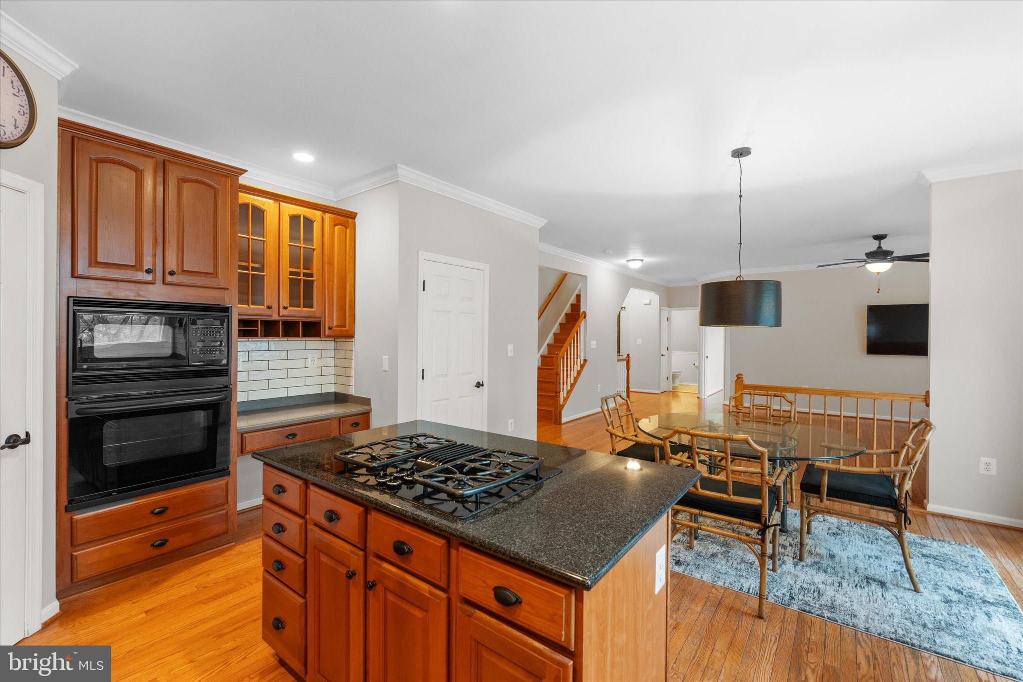 229 E Skyline Dr