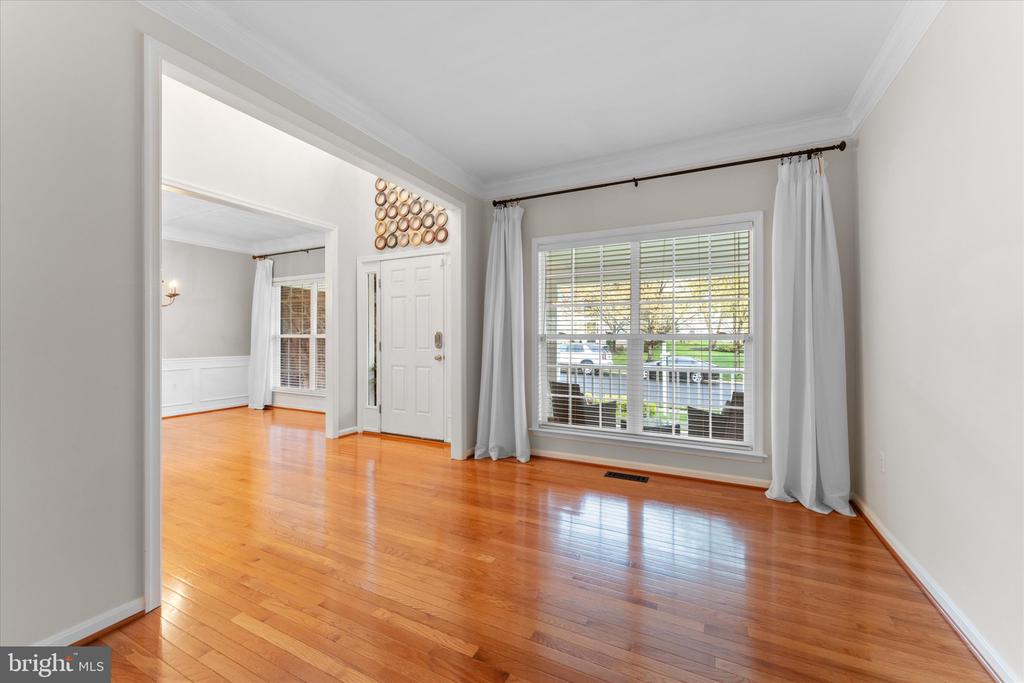 229 E Skyline Dr