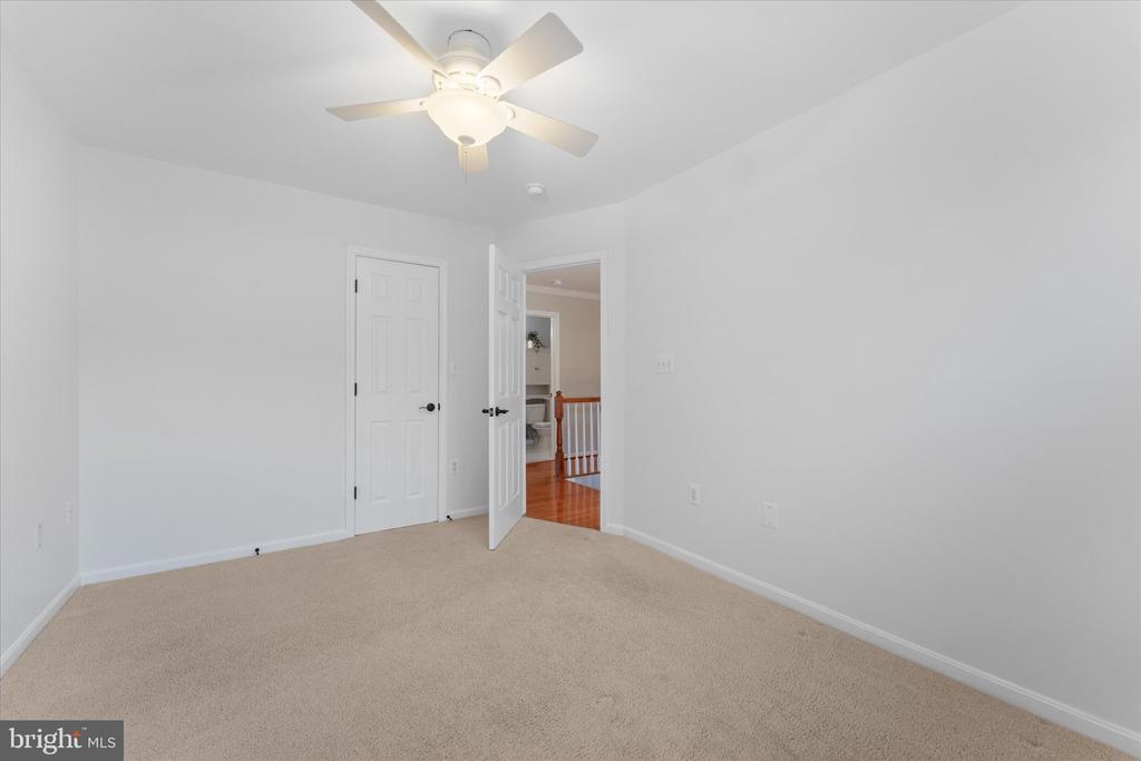 229 E Skyline Dr