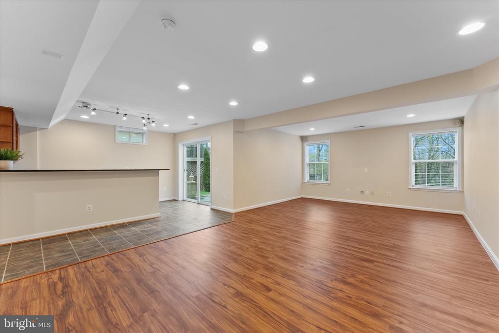229 E Skyline Dr