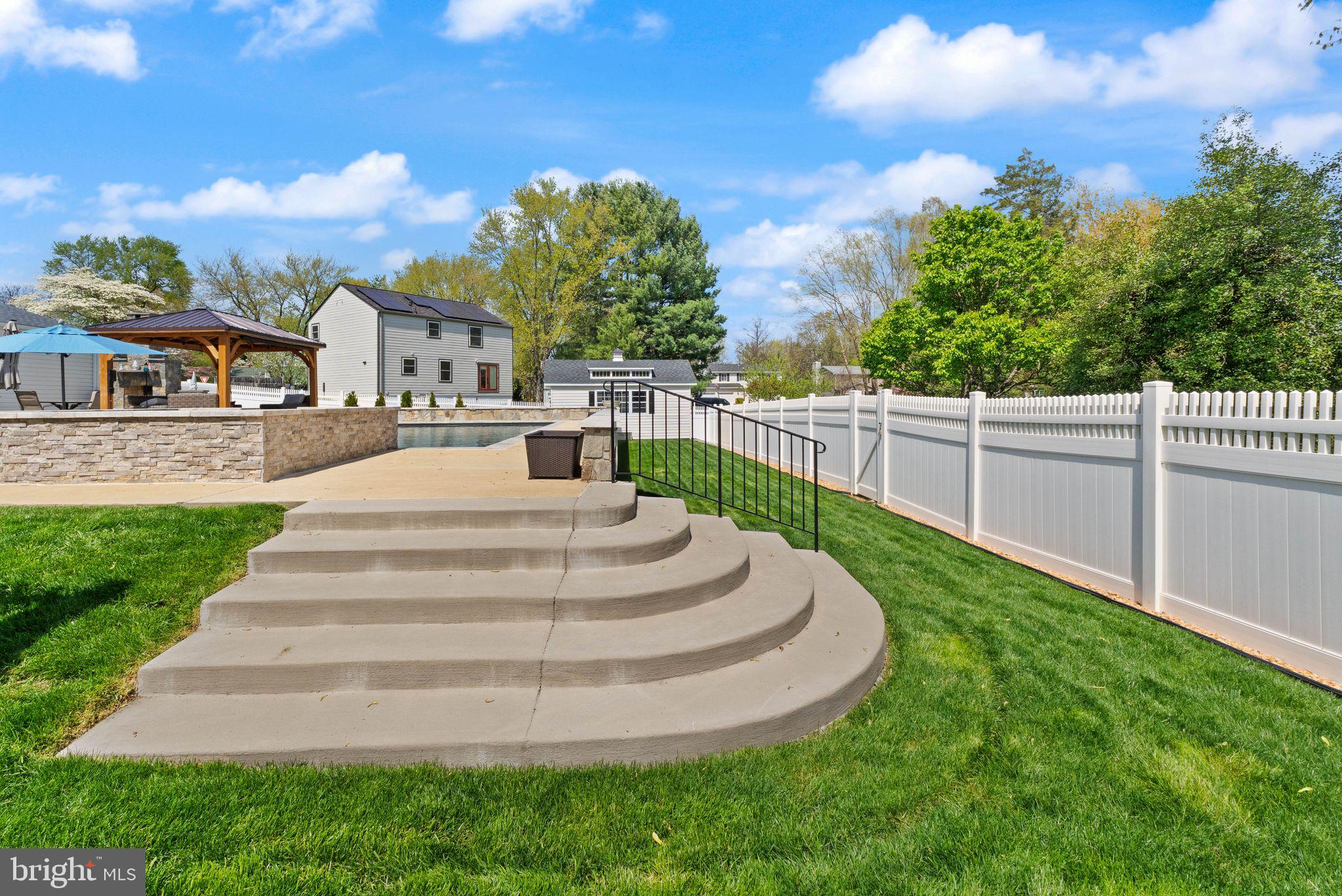 510 Appletree Dr NE
