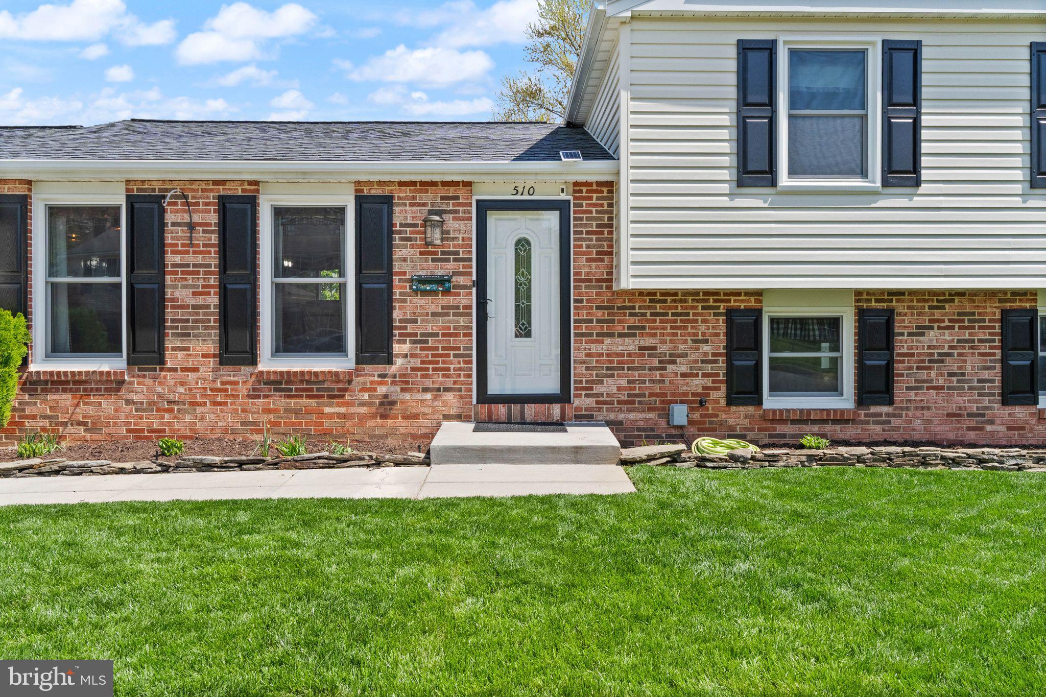 510 Appletree Dr NE
