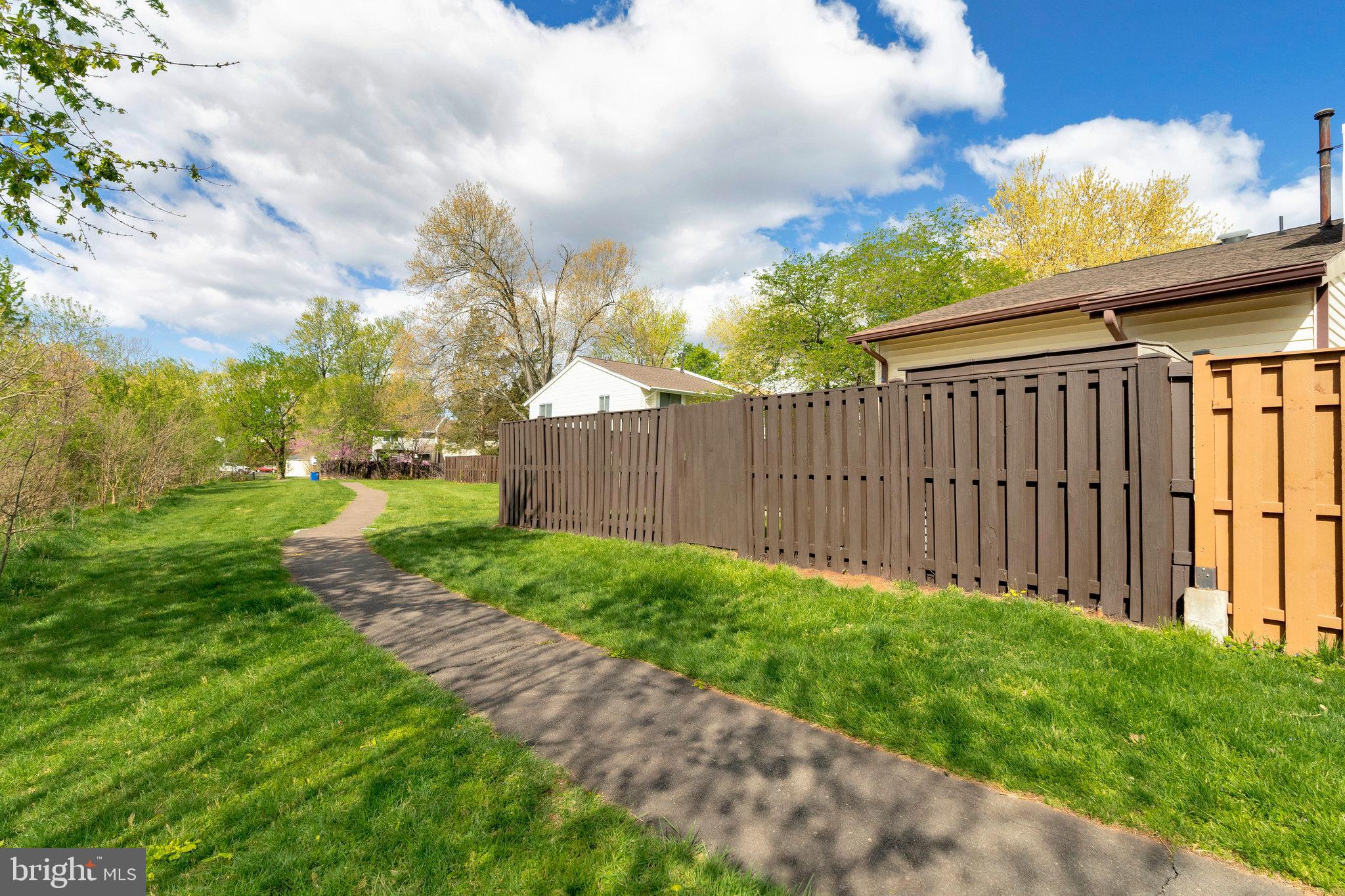 238 Greenfield Ct