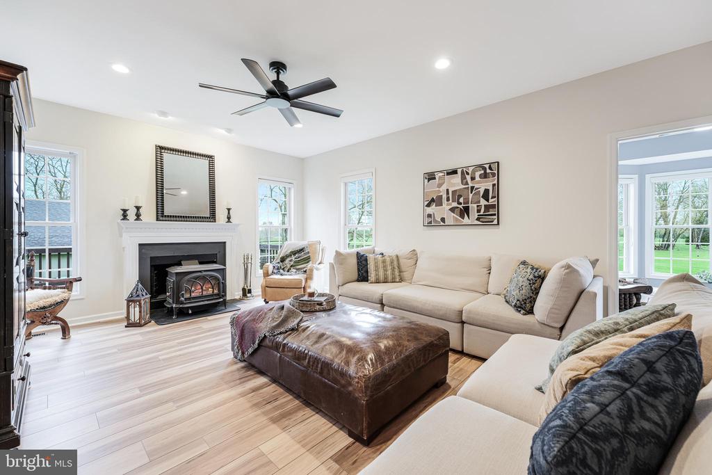 13662 Old Springhouse Ct
