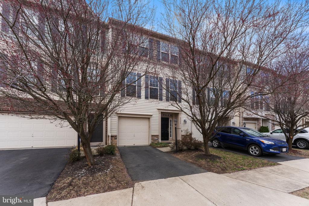 42599 CHISHOLM DR