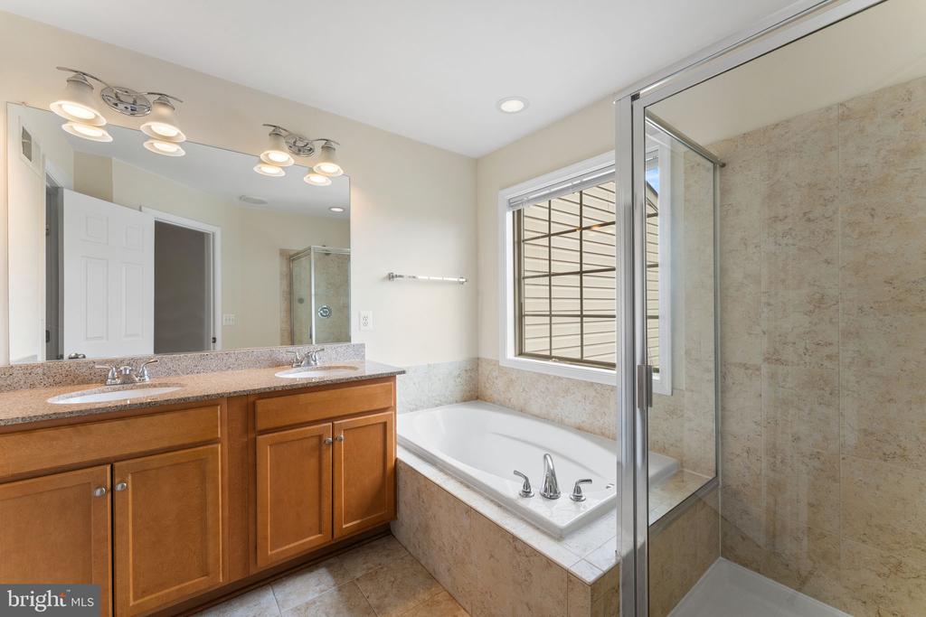 42599 CHISHOLM DR