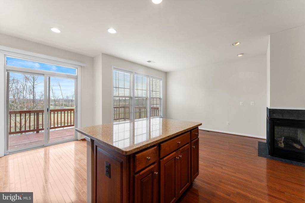 42599 CHISHOLM DR