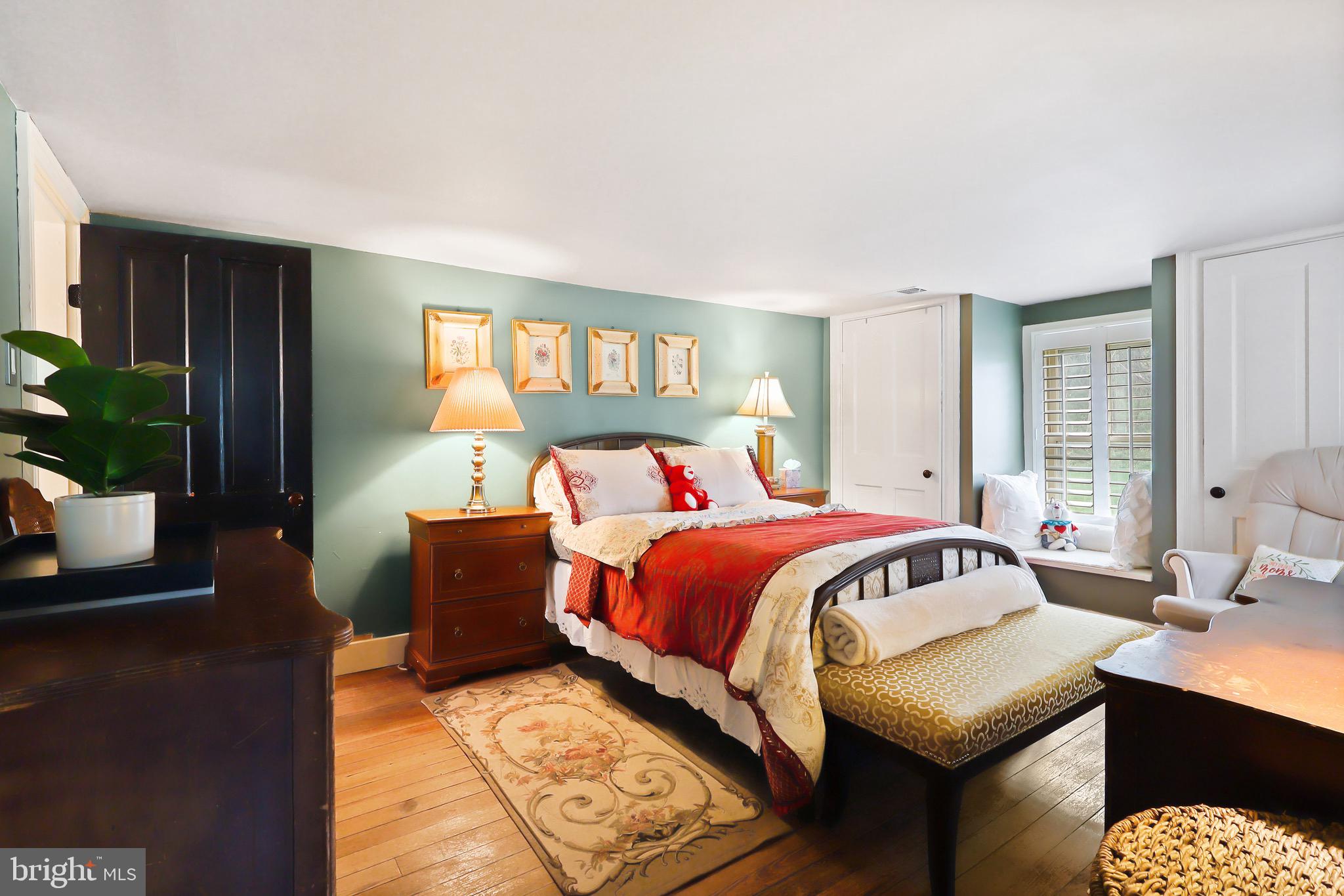 37275 Charles Town