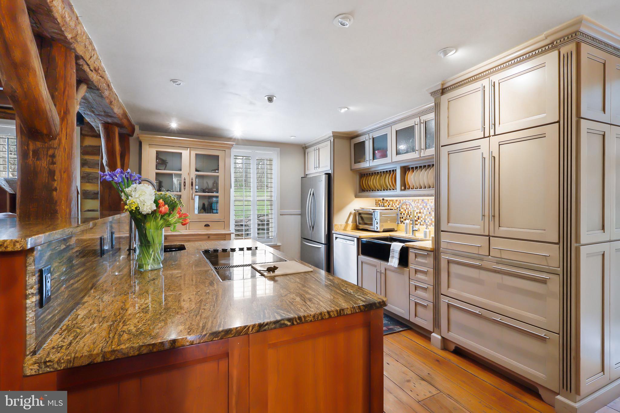 37275 Charles Town