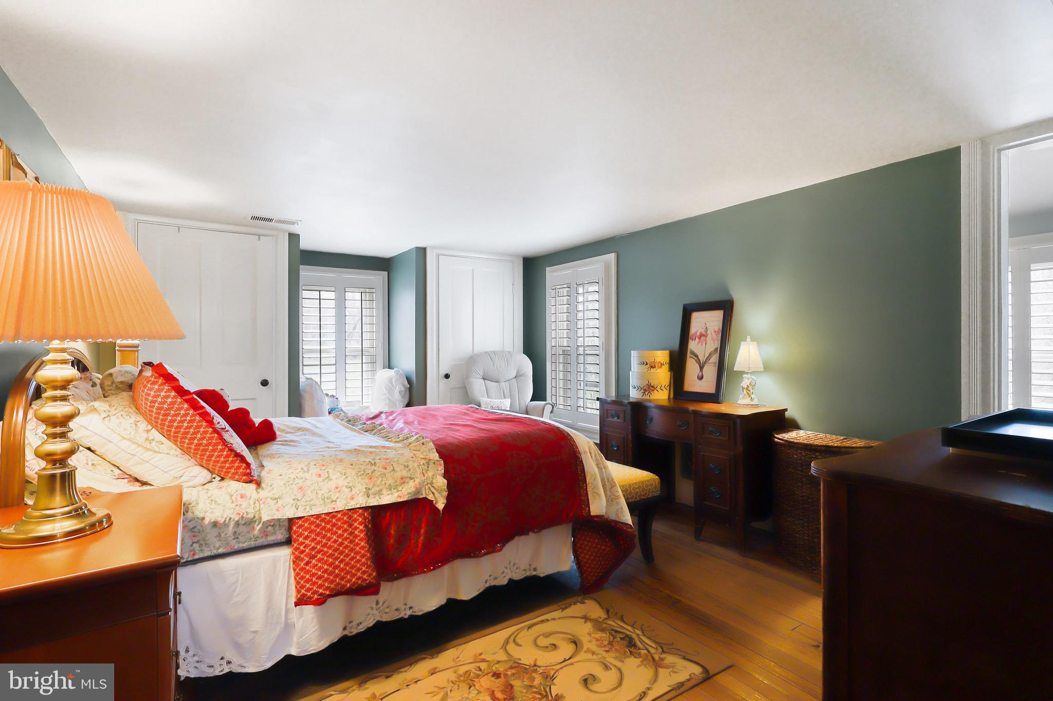 37275 Charles Town