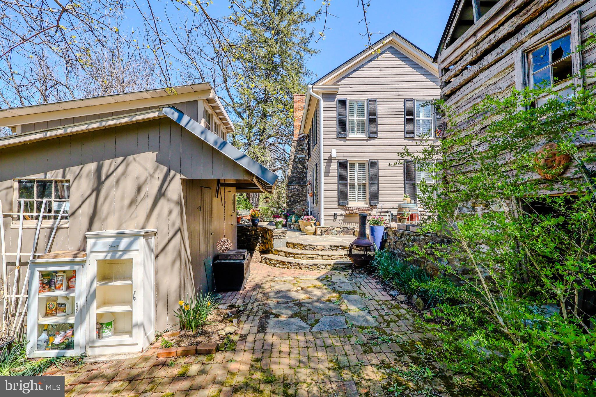 37275 Charles Town