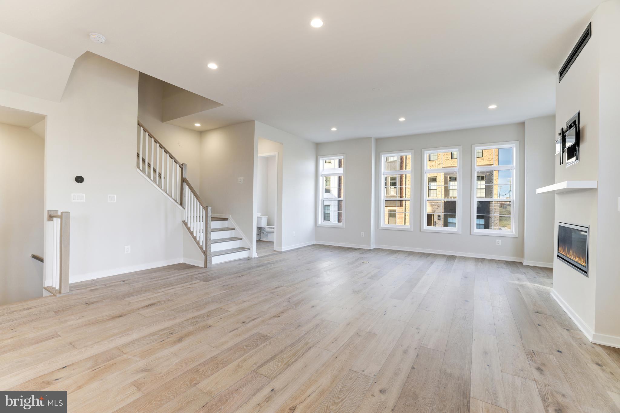 43920 LUDWELL FARM SQ