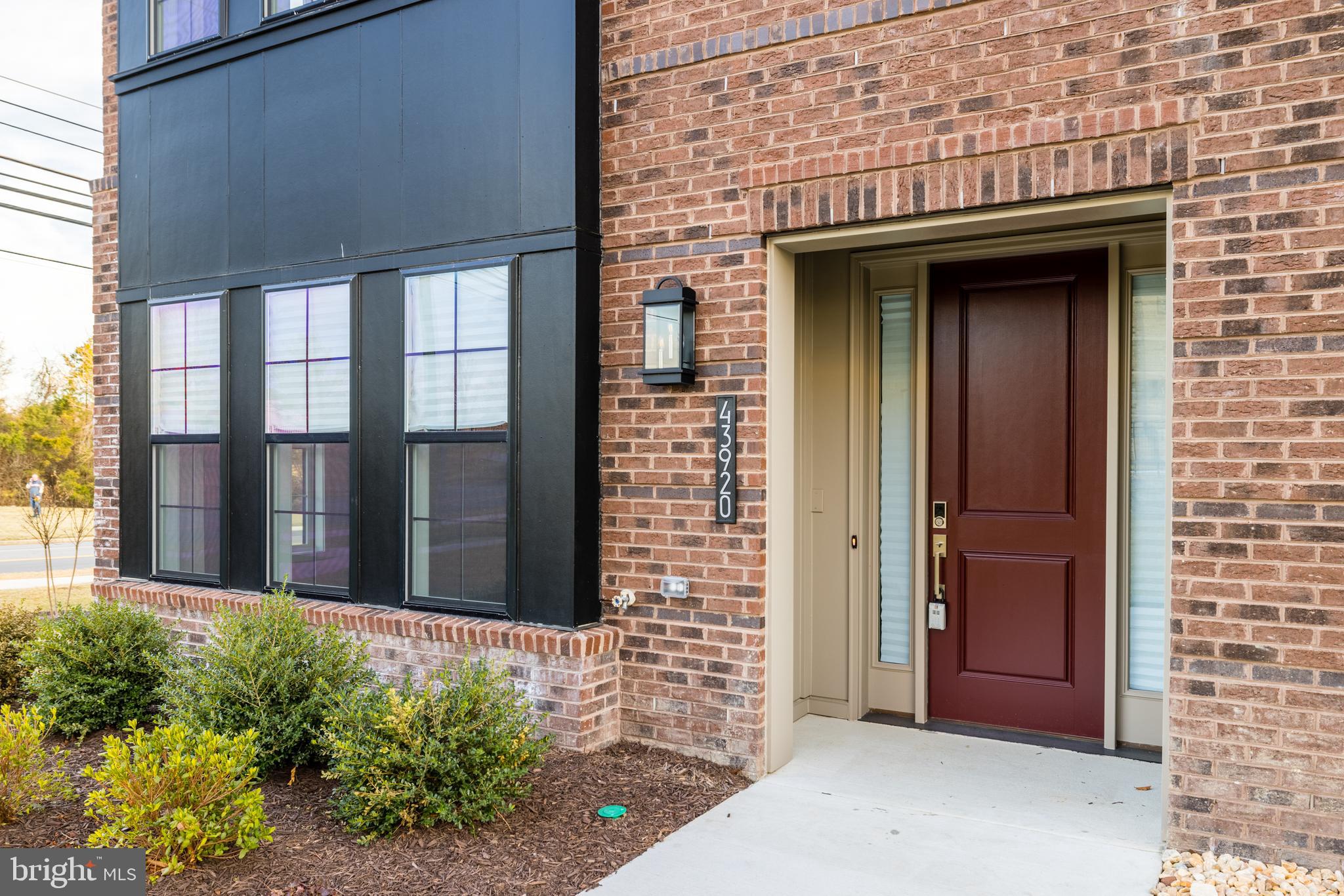 43920 LUDWELL FARM SQ