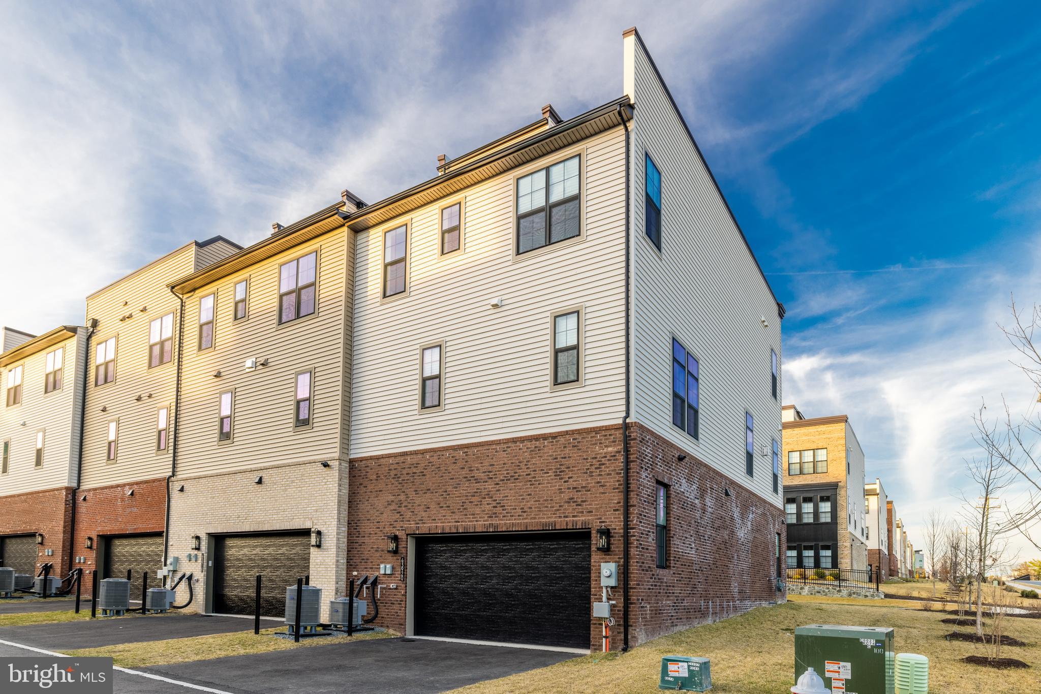 43920 LUDWELL FARM SQ