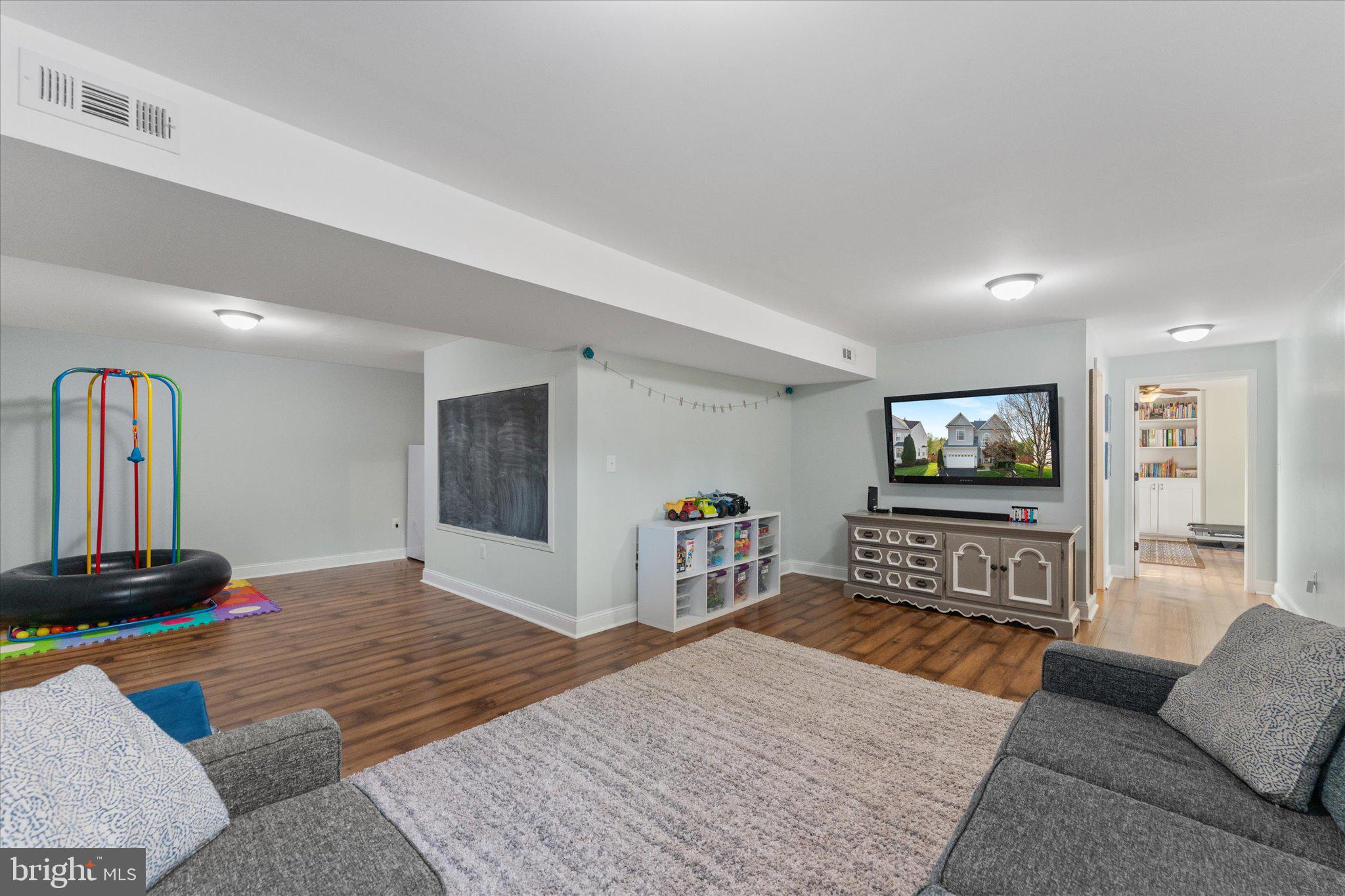 1248 Barksdale Dr NE