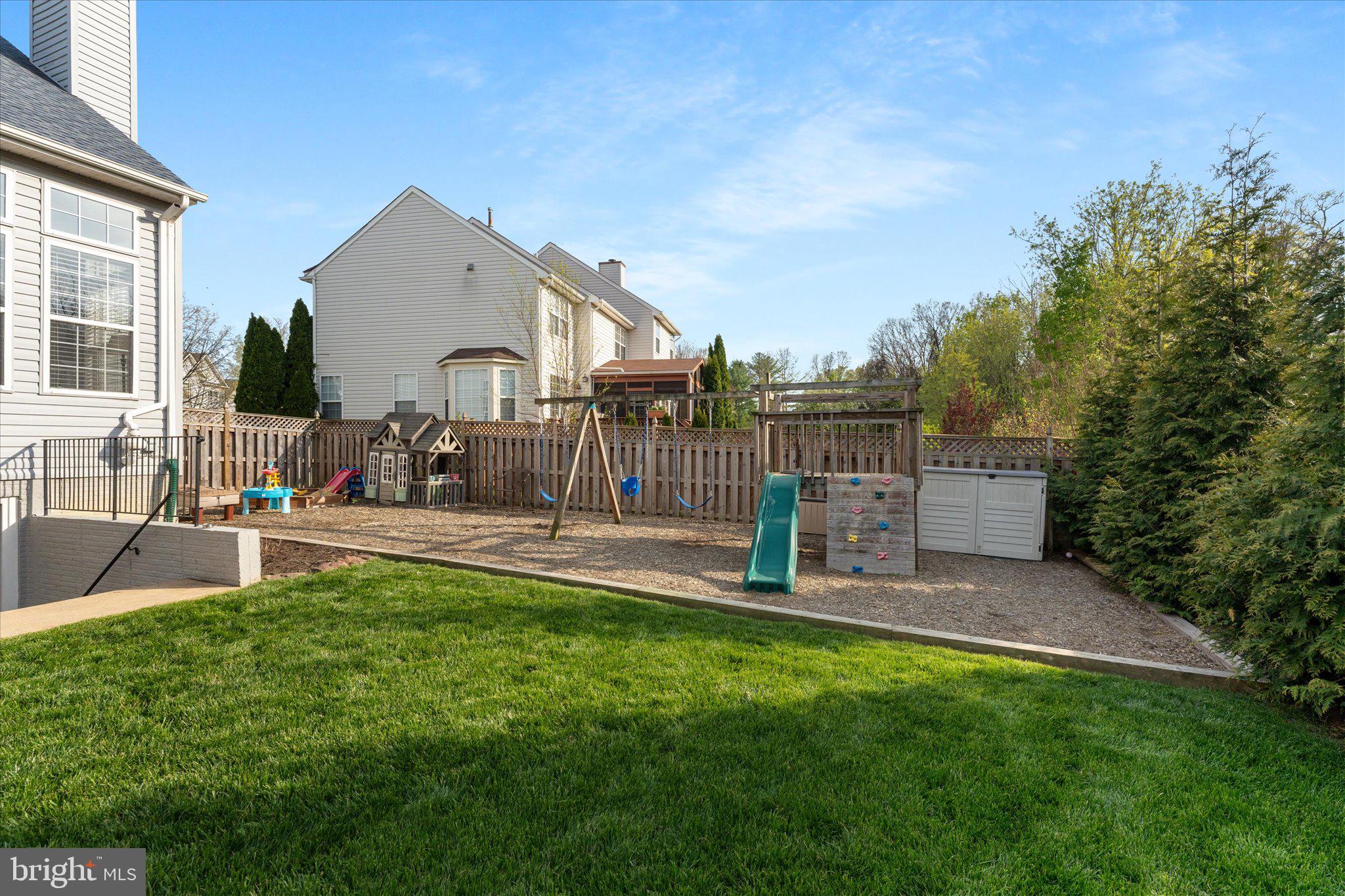 1248 Barksdale Dr NE