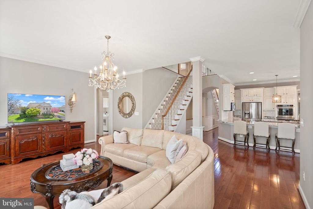 43005 Running Ridge Way