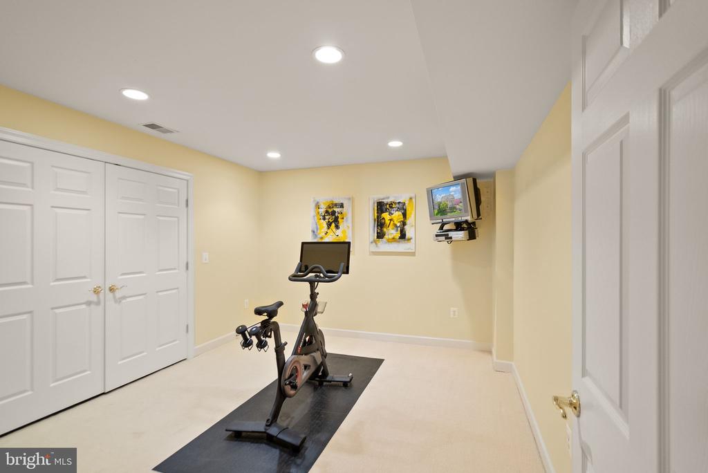 43005 Running Ridge Way