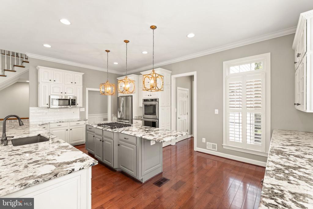 43005 Running Ridge Way