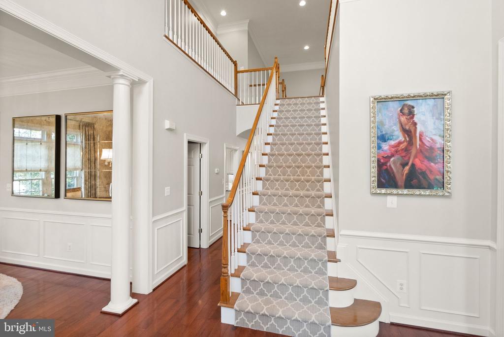 43005 Running Ridge Way