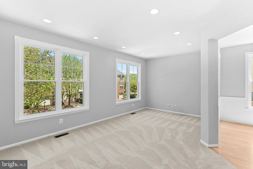 43139 Huntsman Sq