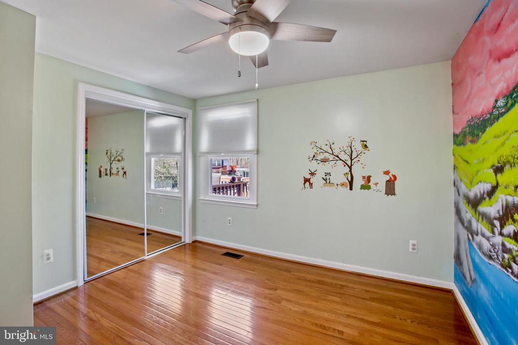 105 Salem Ct SE