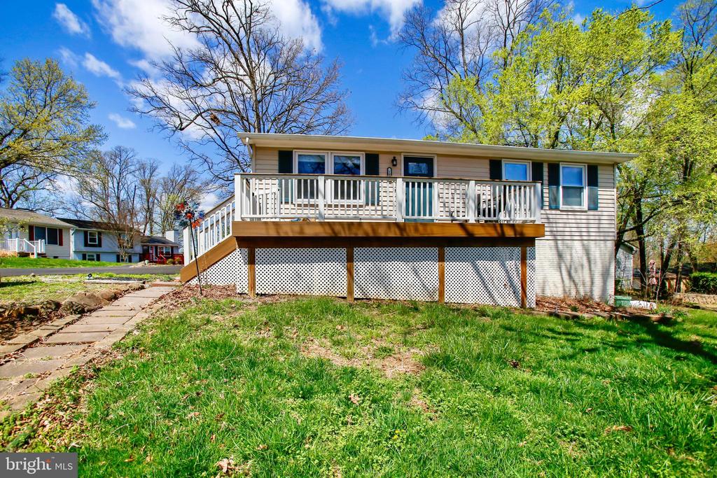 105 Salem Ct SE