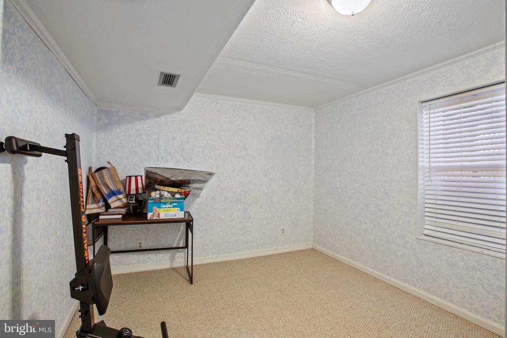 105 Salem Ct SE