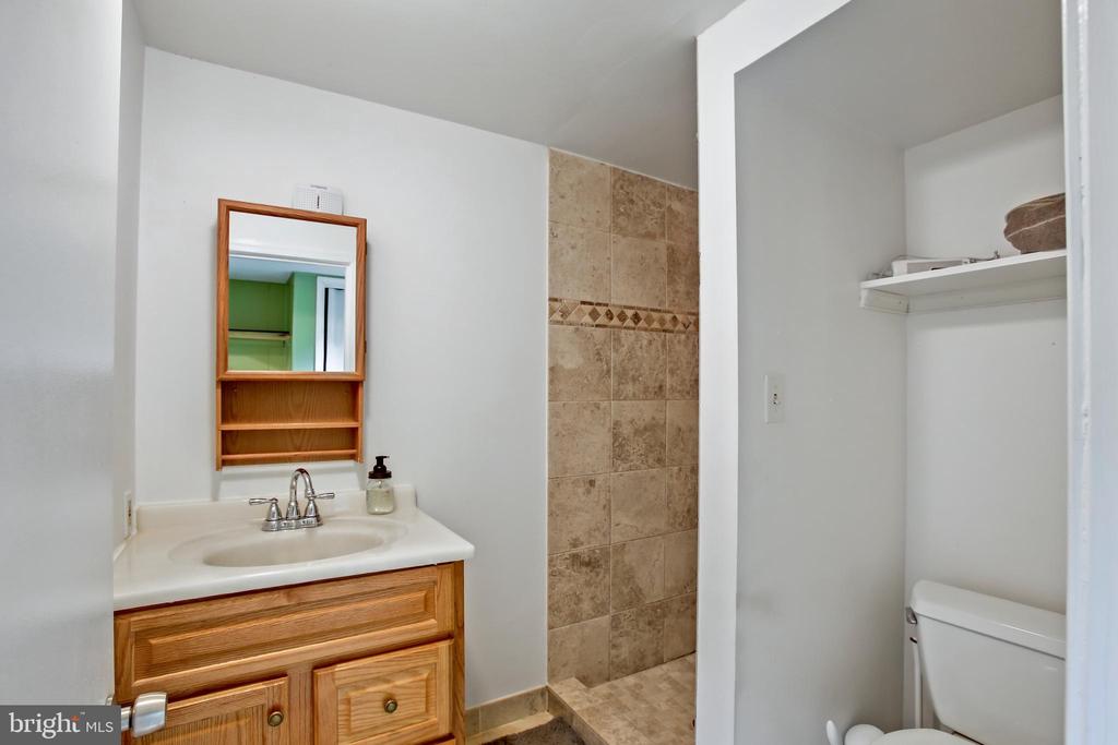 105 Salem Ct SE