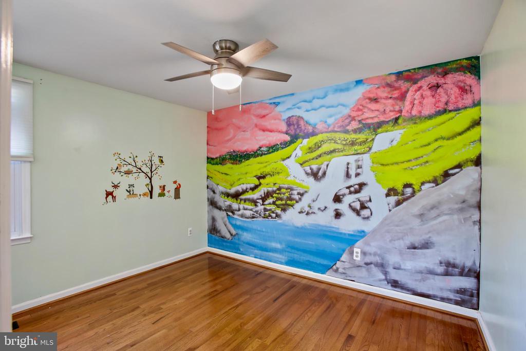 105 Salem Ct SE