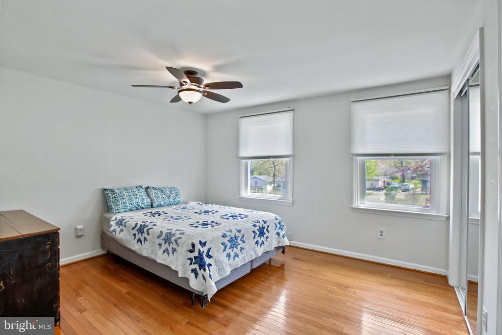 105 Salem Ct SE