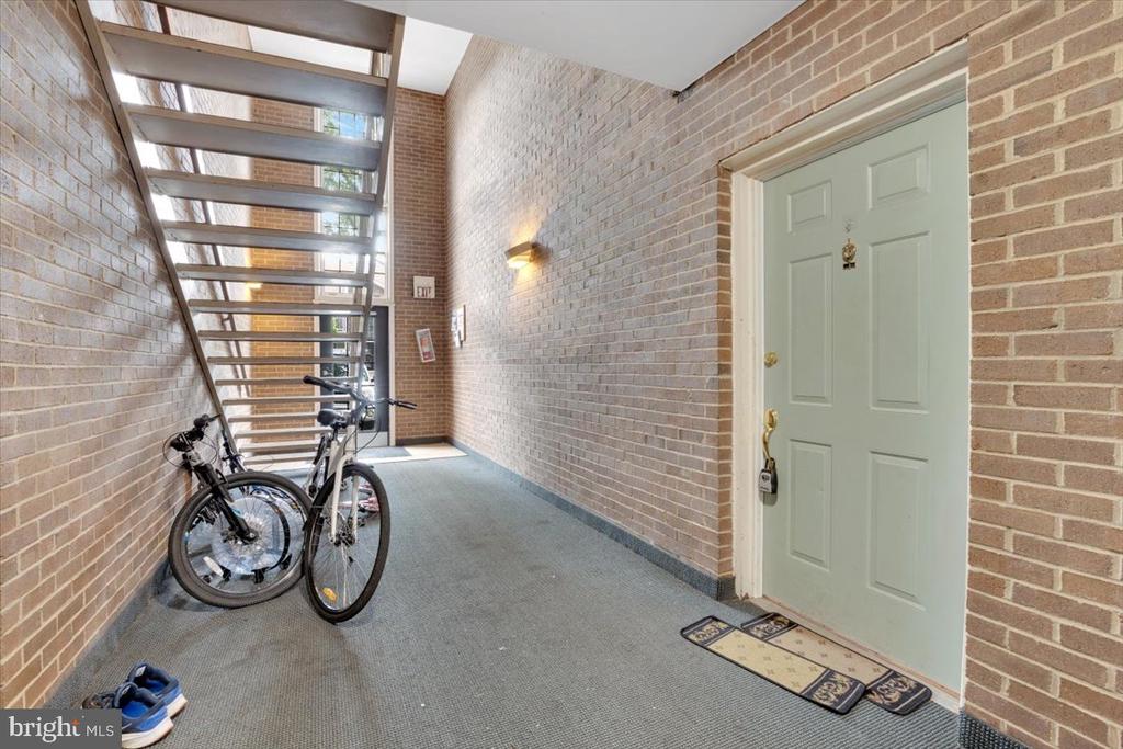104 Westwick Ct #1
