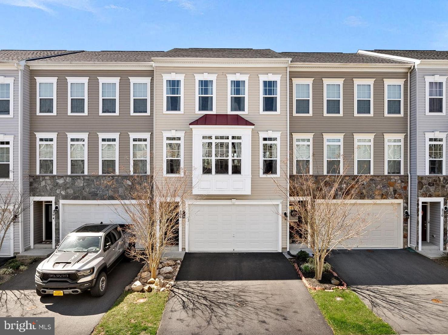 206 Upper Brook Ter