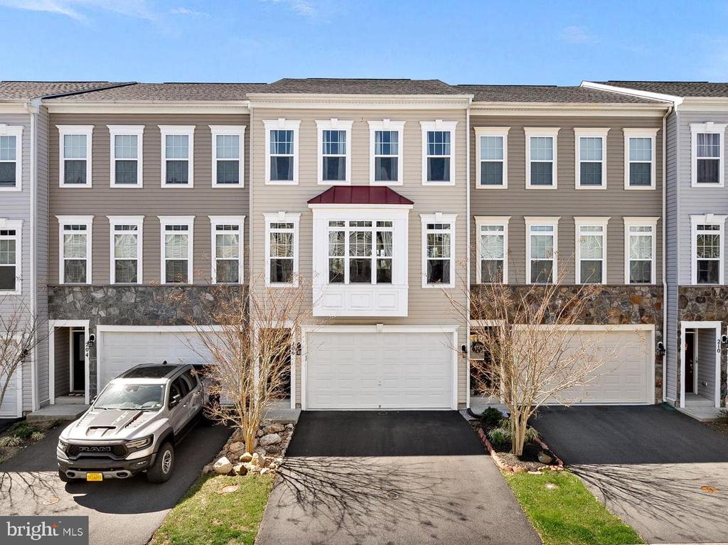 206 Upper Brook Ter