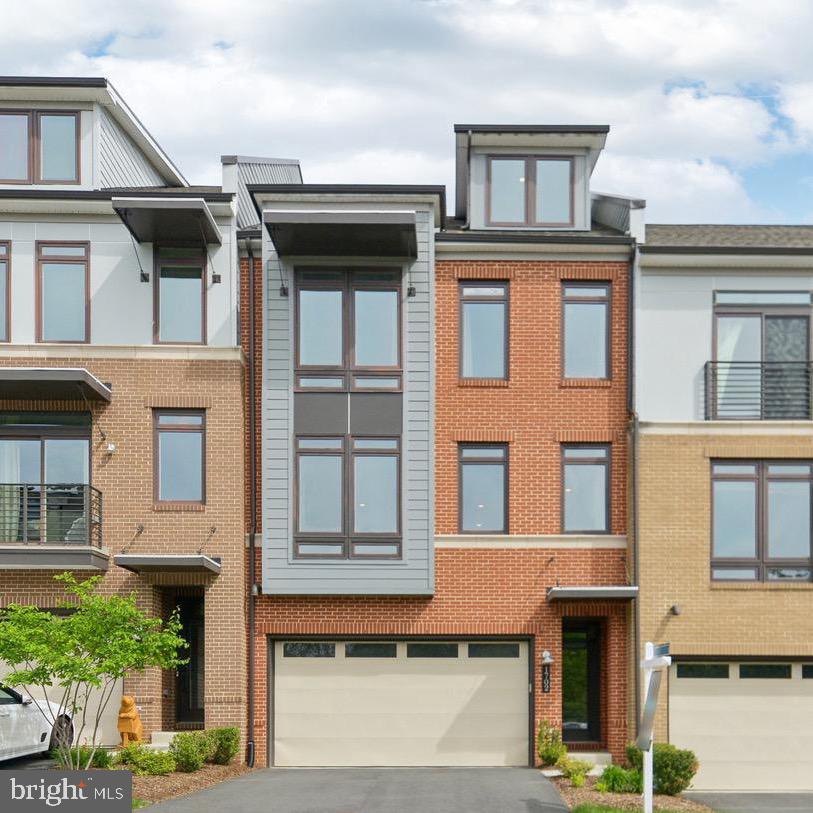 1702 River Sandstone Ter SE