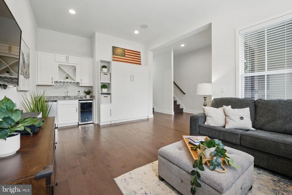 23032 Lavallette Sq