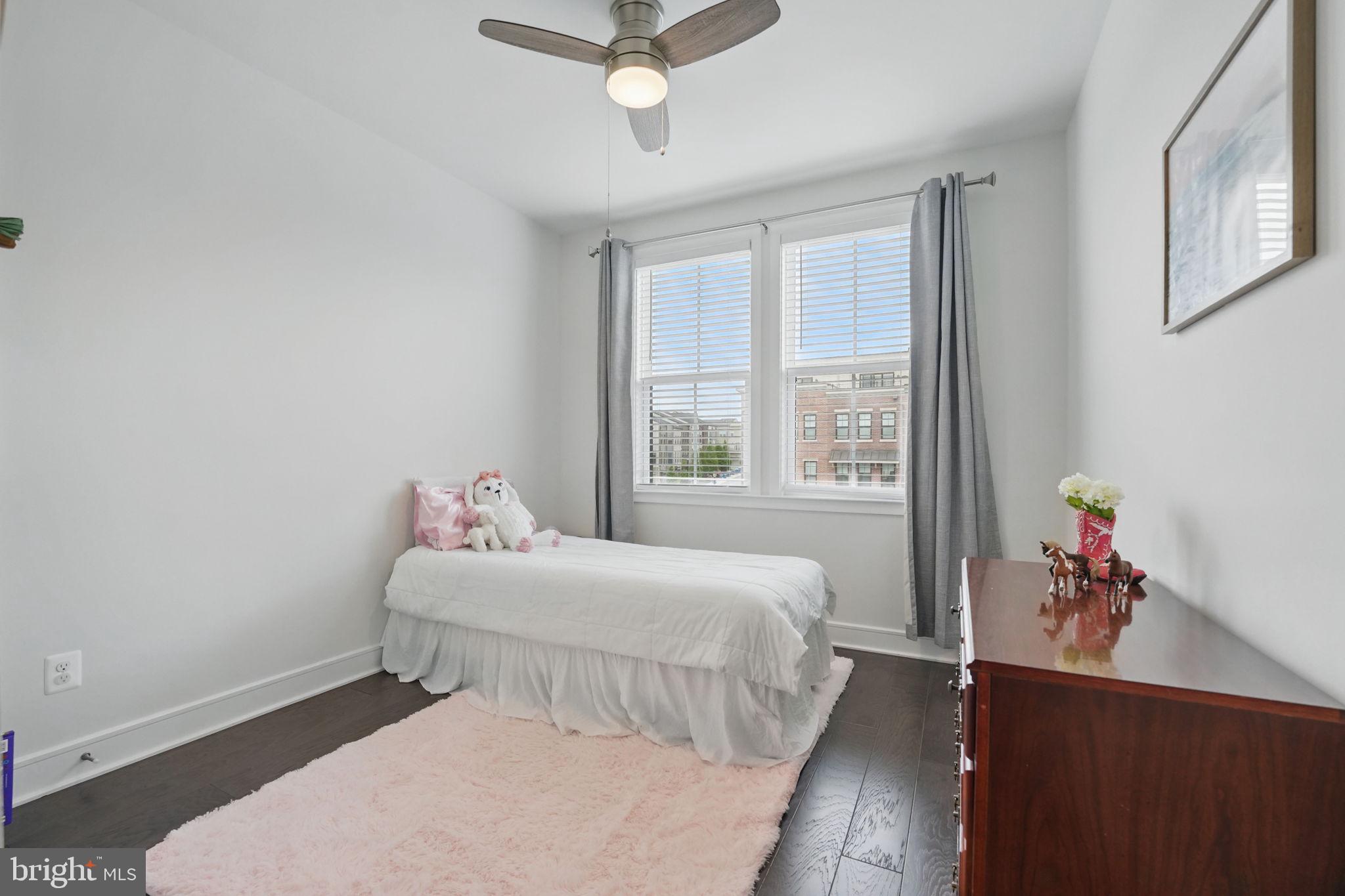 23032 Lavallette Sq