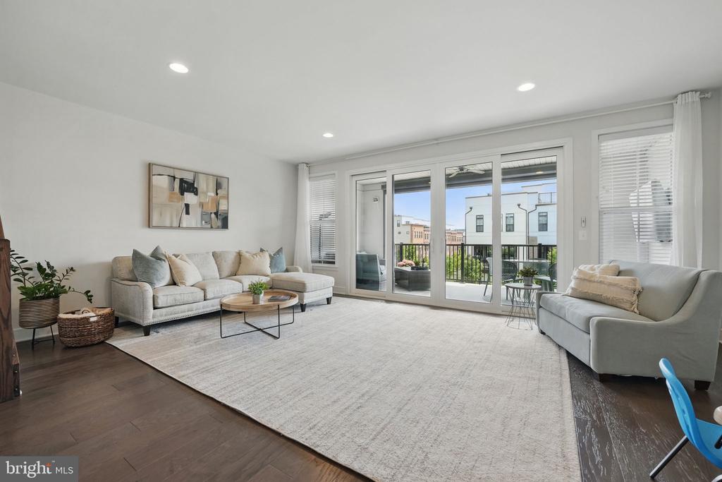 23032 Lavallette Sq
