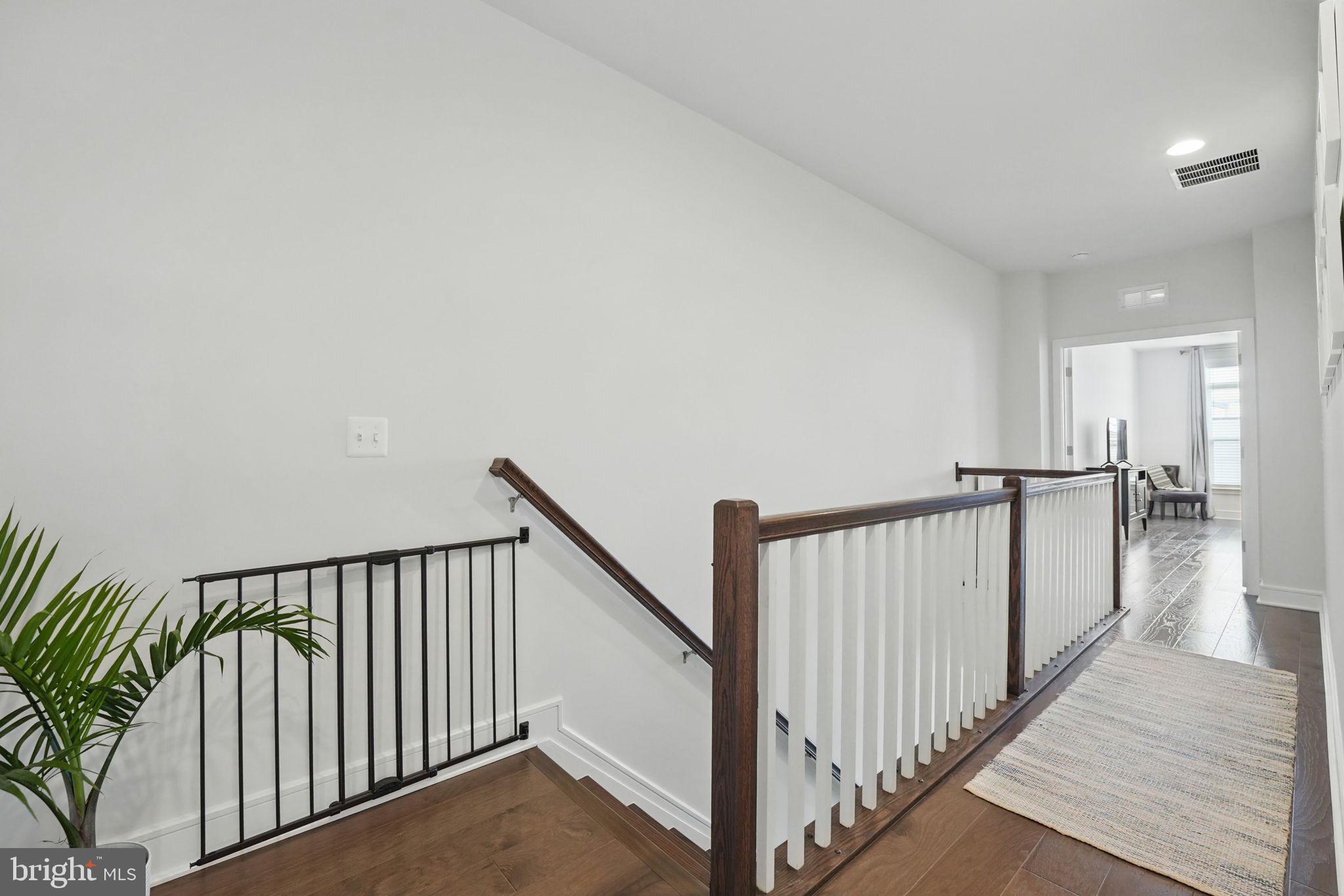 23032 Lavallette Sq