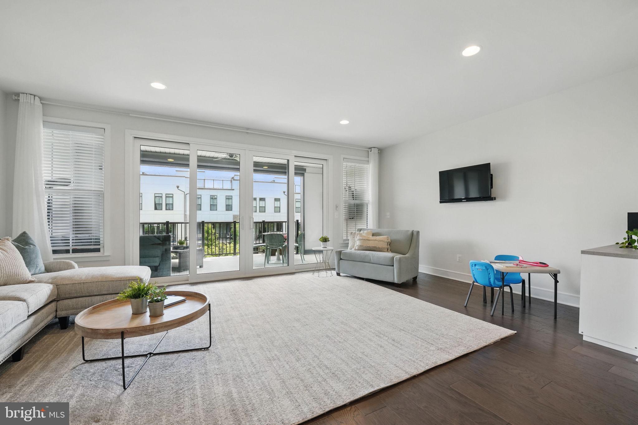 23032 Lavallette Sq