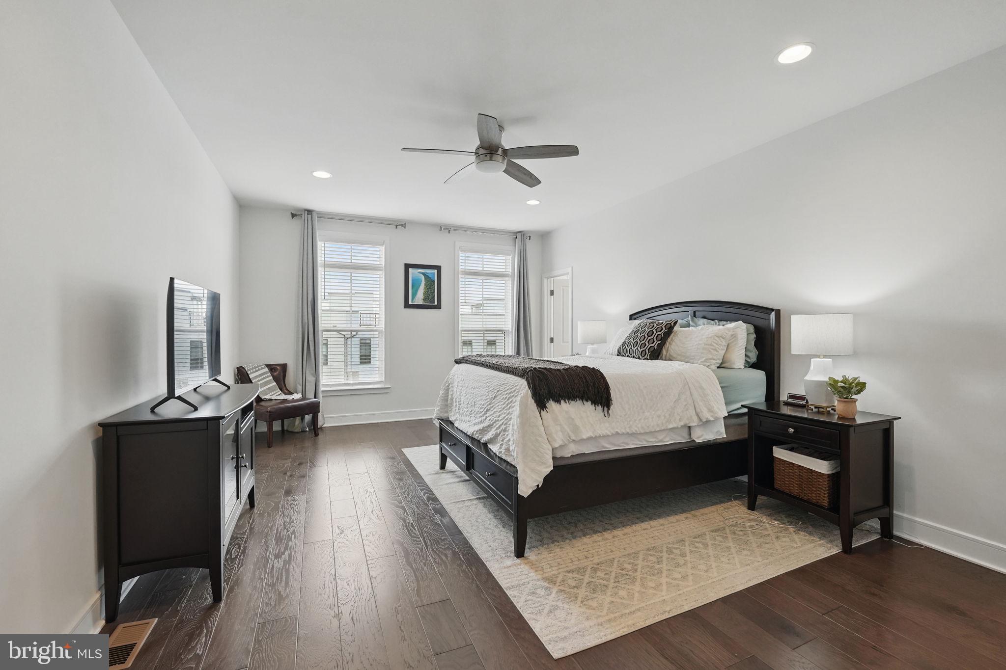 23032 Lavallette Sq