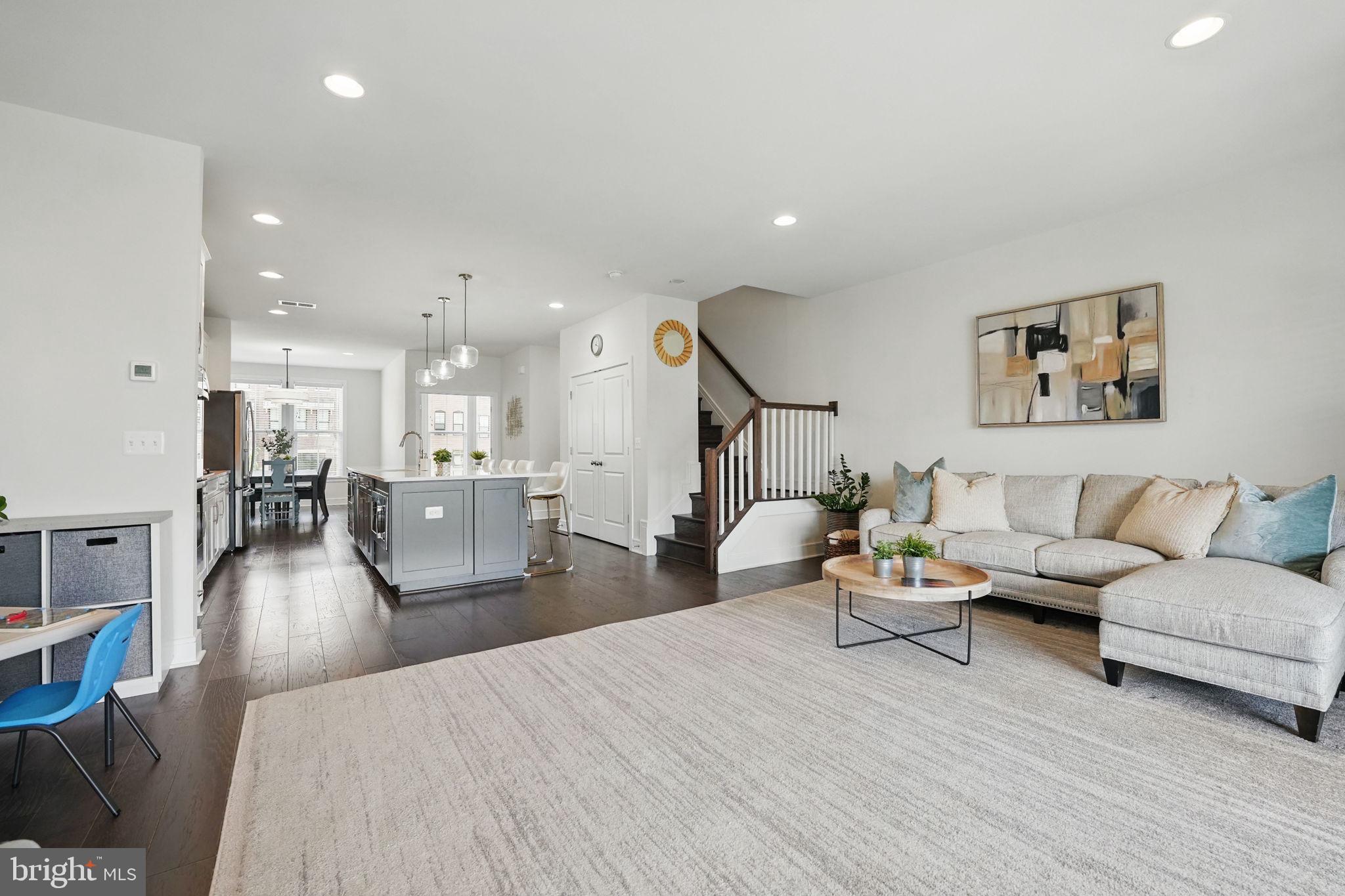 23032 Lavallette Sq