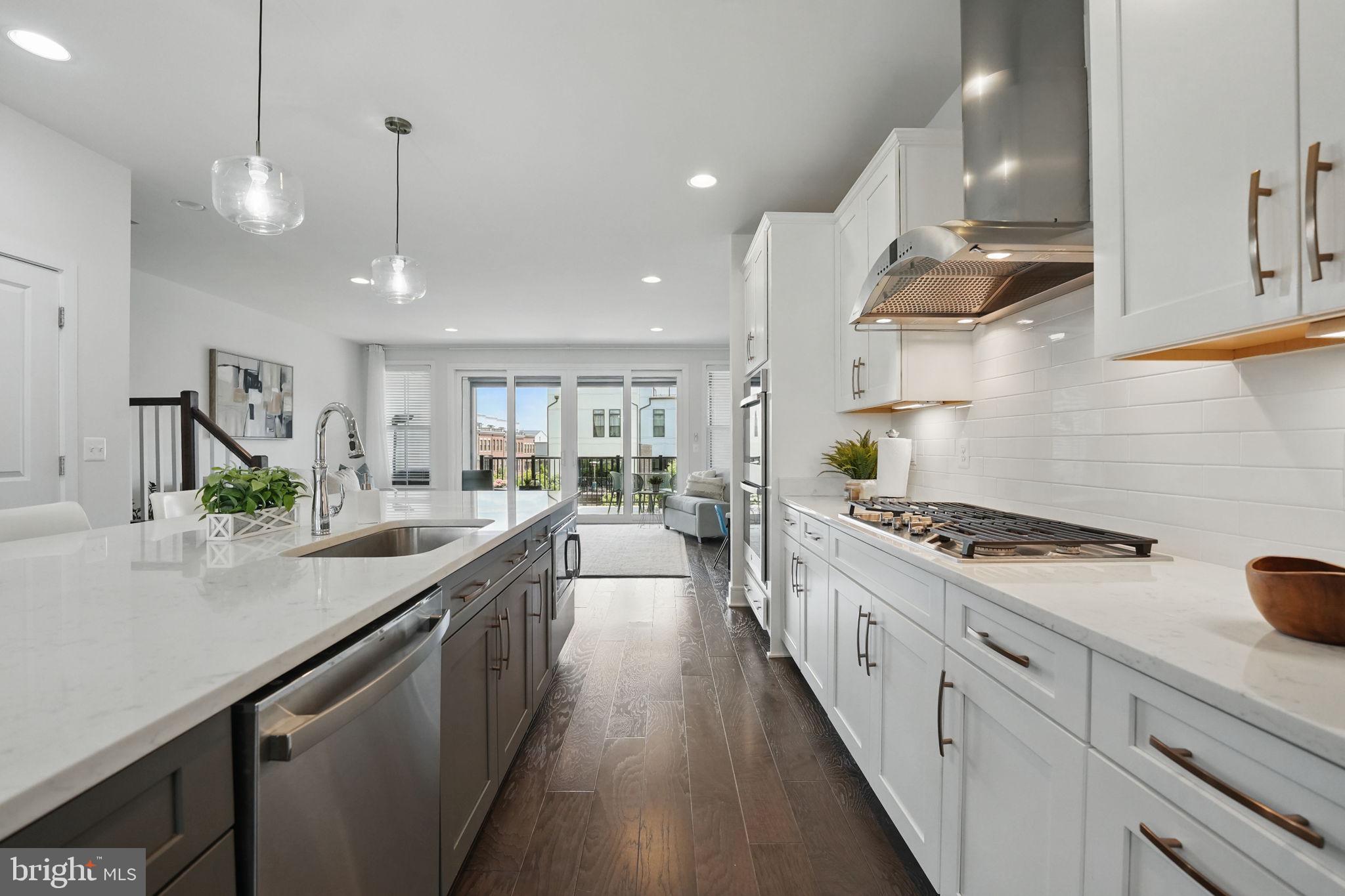 23032 Lavallette Sq