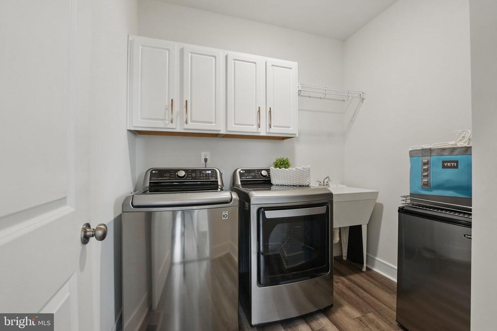 23032 Lavallette Sq