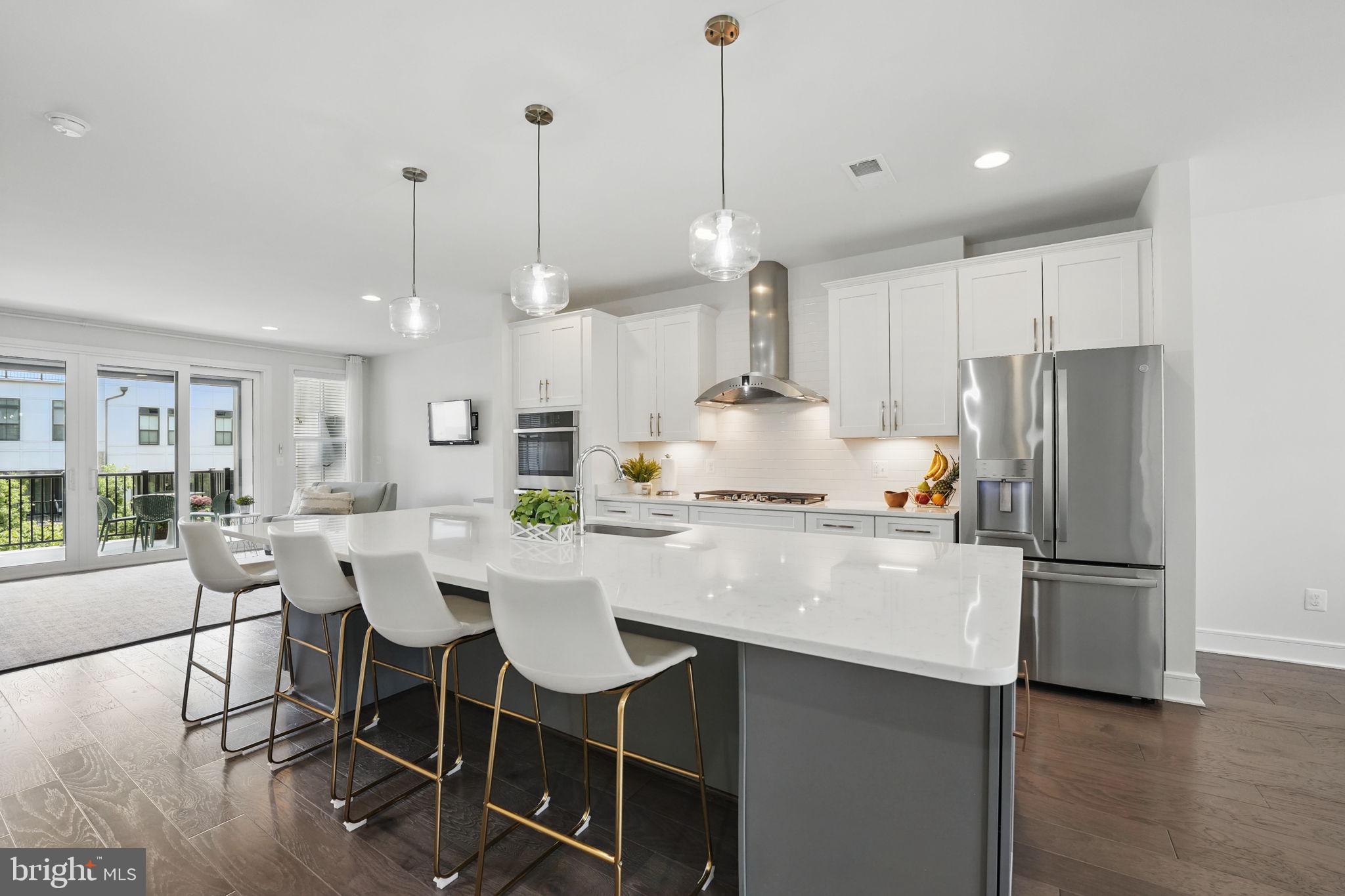 23032 Lavallette Sq