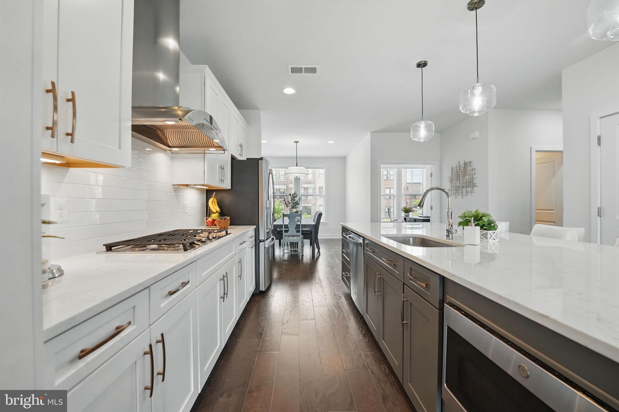 23032 Lavallette Sq