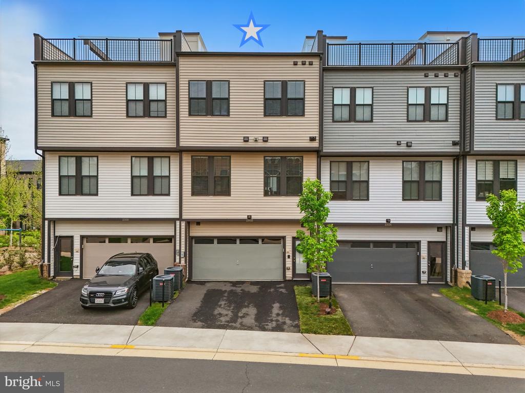 23032 Lavallette Sq