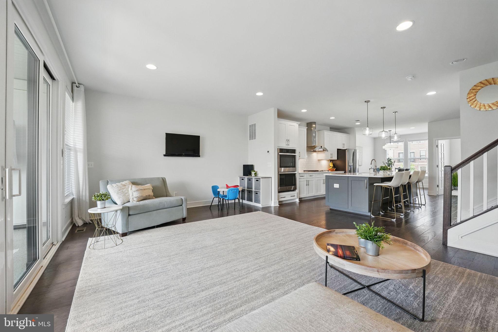 23032 Lavallette Sq