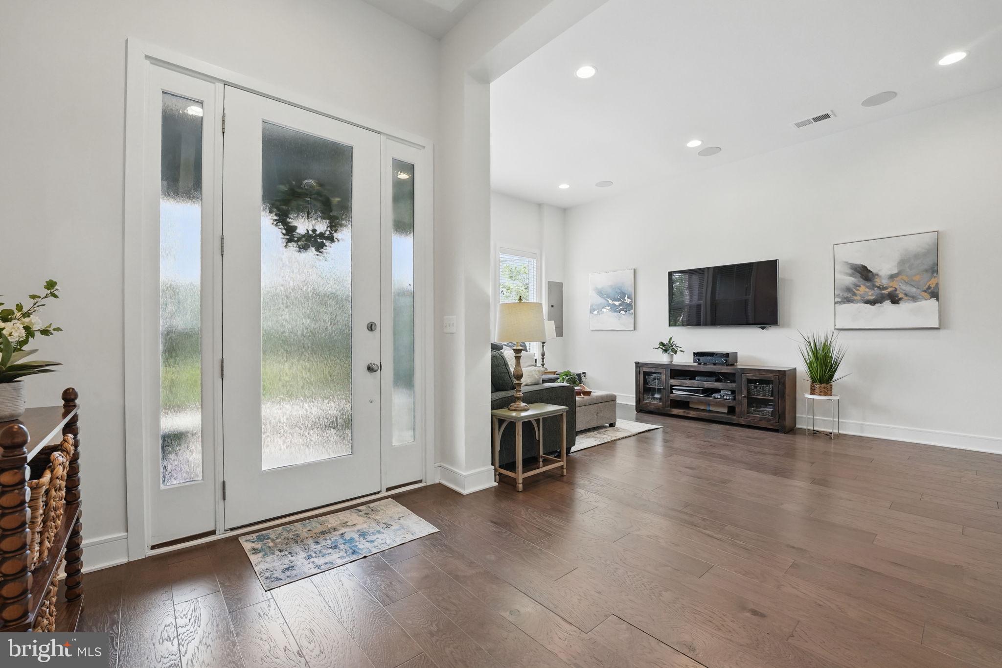 23032 Lavallette Sq