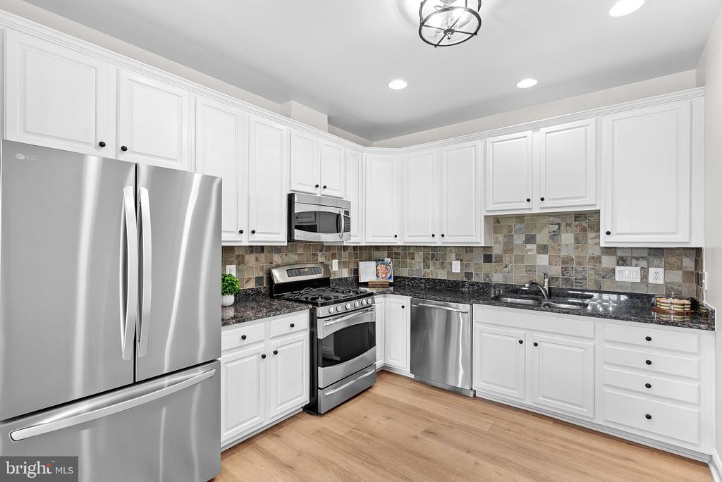 20802 Adams Mill Pl